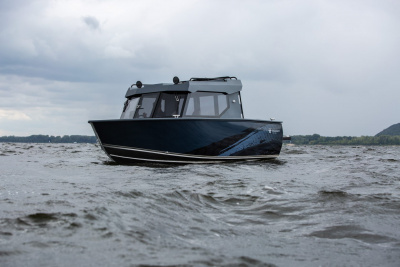 Моторная лодка Салют Realcraft 600 Cabin