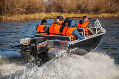 Моторная лодка Салют Realcraft 470