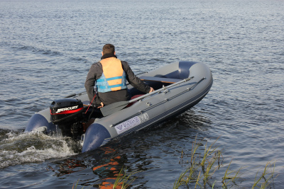 Лодка ФЛАГМАН 380 IGLA