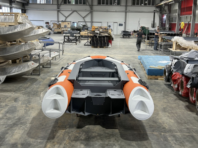 Моторная лодка РИБ ROGER Gelium 4300 (высокий борт, пластиковый конус)