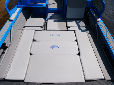 Моторная лодка Салют 585 BR (BowRider)