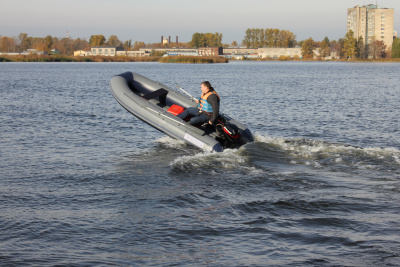 Лодка ФЛАГМАН 380 IGLA