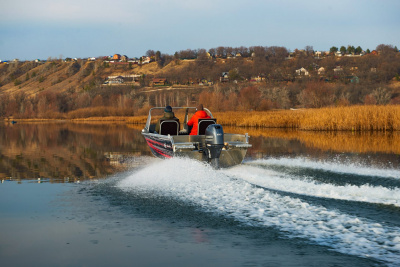 Моторная лодка Салют 460