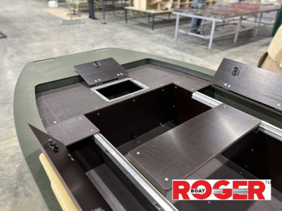 Моторная лодка ПНД ROGER Johnbot 4000 (бескилевая)