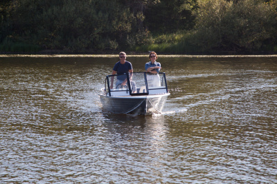 Моторная лодка Салют PRO 430 и PRO 430 JET