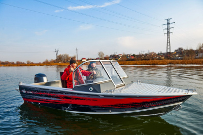 Моторная лодка Салют 460