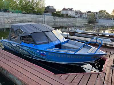 Моторная лодка Салют 585 BR (BowRider)