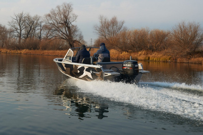 Моторная лодка Салют REALCRAFT 460