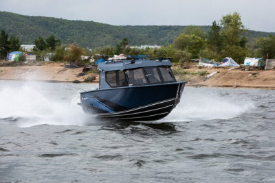 Моторная лодка Салют Realcraft 600 Cabin