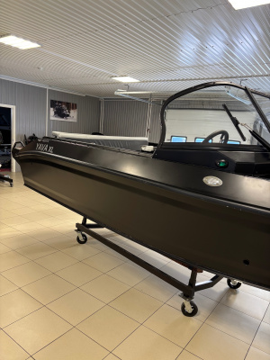 Лодка YAVA XL FISH с доп. опциями