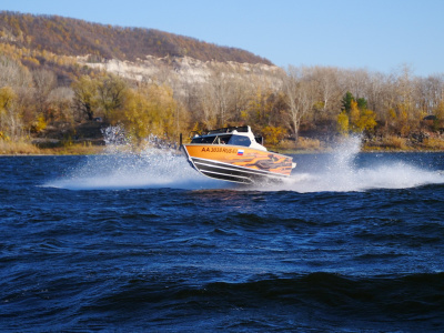 Моторная лодка Салют-585 HT