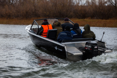 Моторная лодка Салют 480 NEO Fish