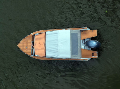 Моторная лодка Салют-585 HT