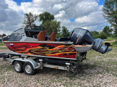 Моторная лодка Салют-585 HT