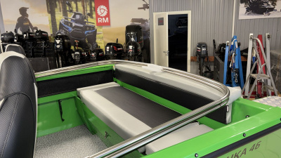 Лодка Волжанка 46 Фиш зеленая с доп.опциями